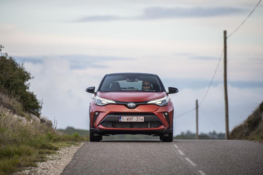  Toyota C-HR Hybrid 2019 года  (WW) (фото 85 из 174)